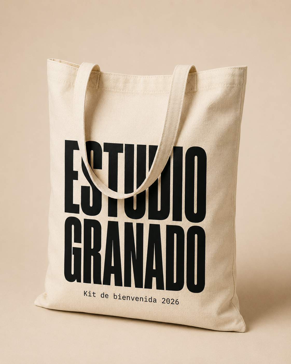 Bolsa de tela serigrafiada por Mawijo para el Estudio Granado