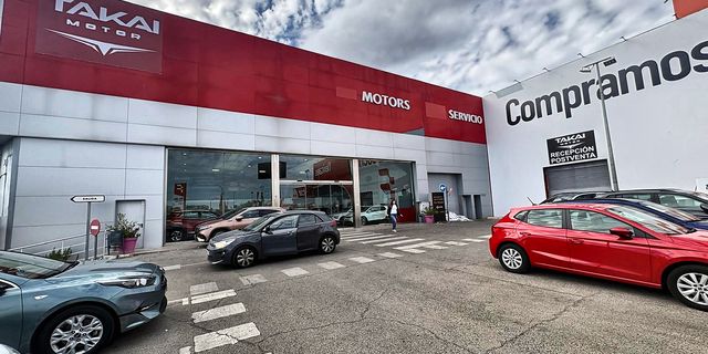 Rotulación integral de concesionario — Takai Motor · Fuenlabrada