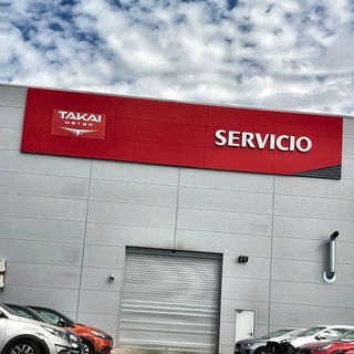 Rótulo de fachada — Takai Motor · chapa y vinilo para intemperie